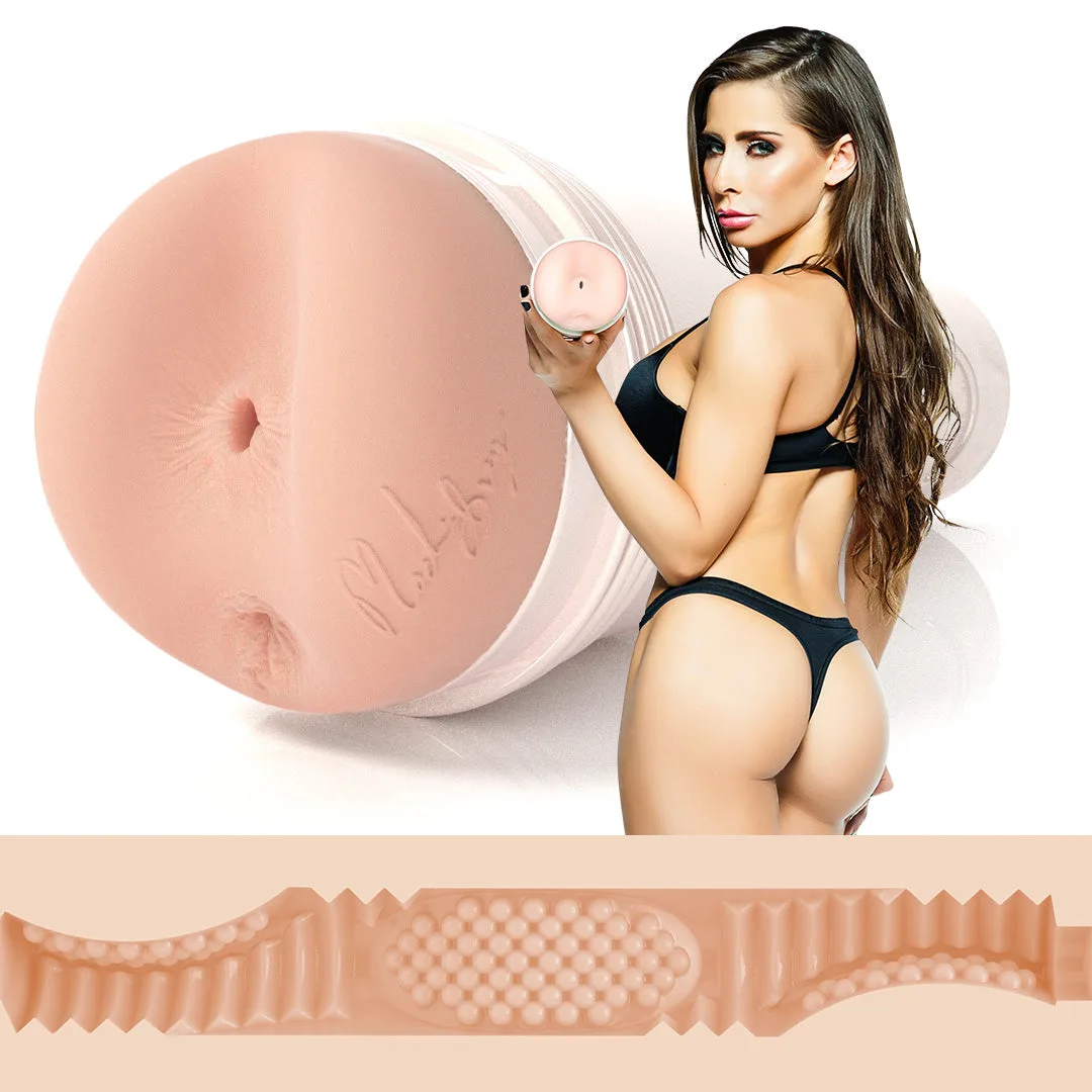 Madison Ivy avec la gaine Fleshlight Wonderland Butt et sa coupe interne